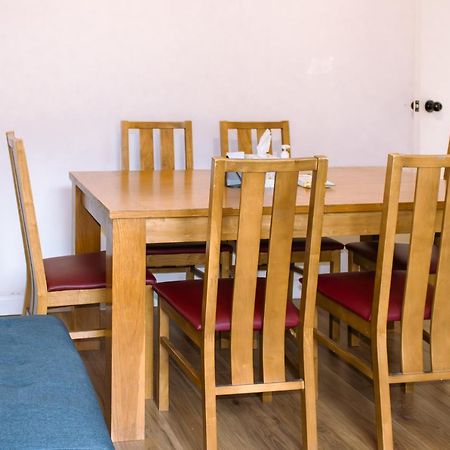 Nice 4 Bedroom Apartment Near City Centre 2-Min Walk To Metro !! Business & Family Friendly!! Londyn Zewnętrze zdjęcie