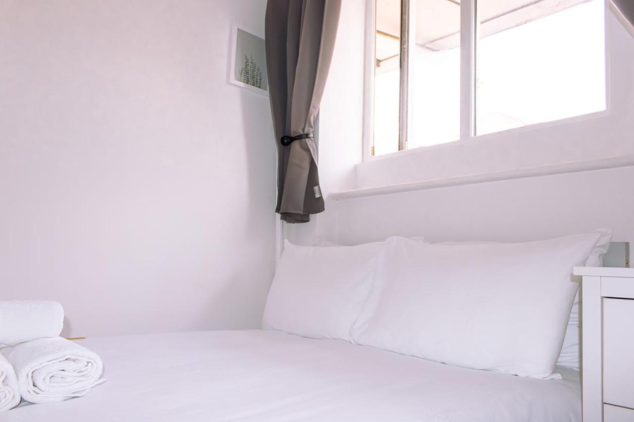 Nice 4 Bedroom Apartment Near City Centre 2-Min Walk To Metro !! Business & Family Friendly!! Londyn Zewnętrze zdjęcie
