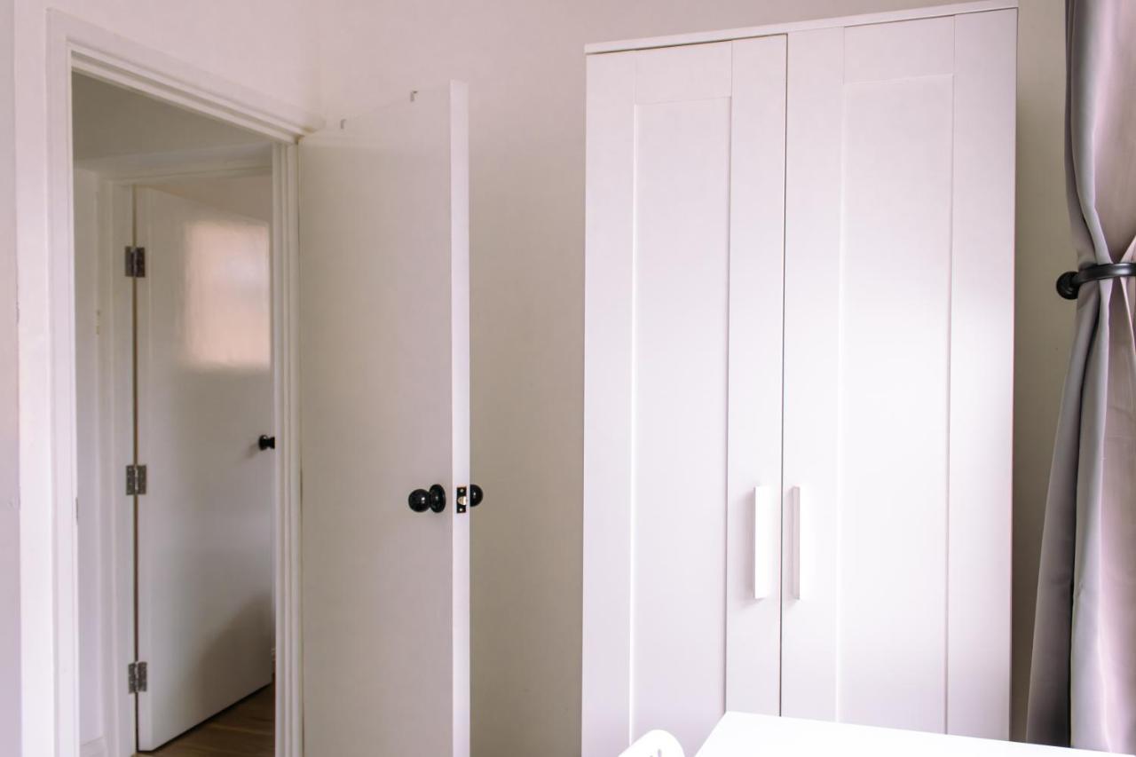 Nice 4 Bedroom Apartment Near City Centre 2-Min Walk To Metro !! Business & Family Friendly!! Londyn Zewnętrze zdjęcie
